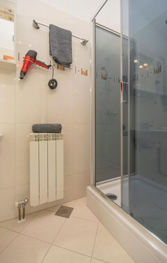 City Centre Sea View Apartment Пула Екстериор снимка