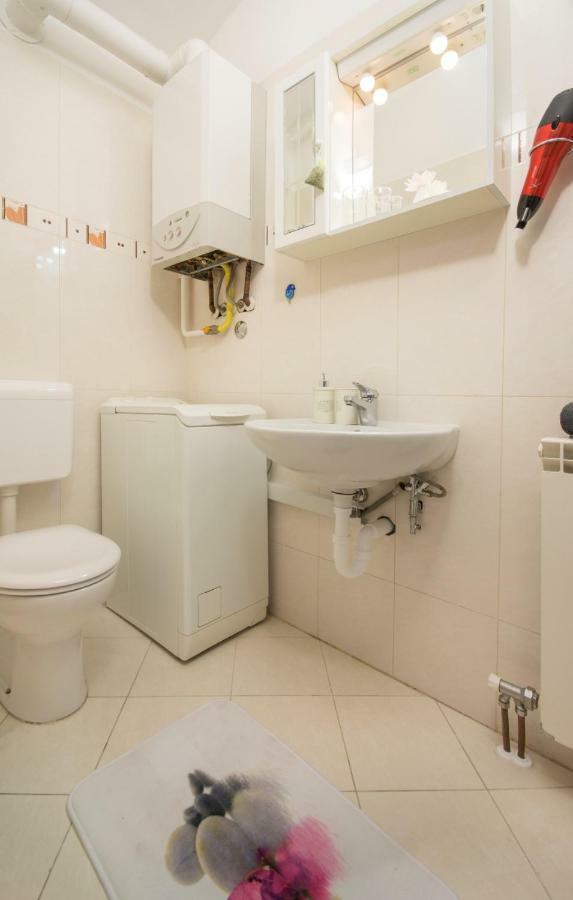 City Centre Sea View Apartment Пула Екстериор снимка
